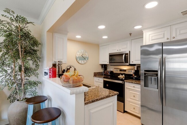 Foto del edificio - Long Term, Palm Lake 2 Bedroom condo!