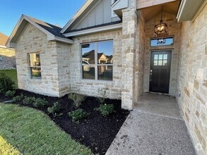 Building Photo - 10369 Fallen Leaf Dr
