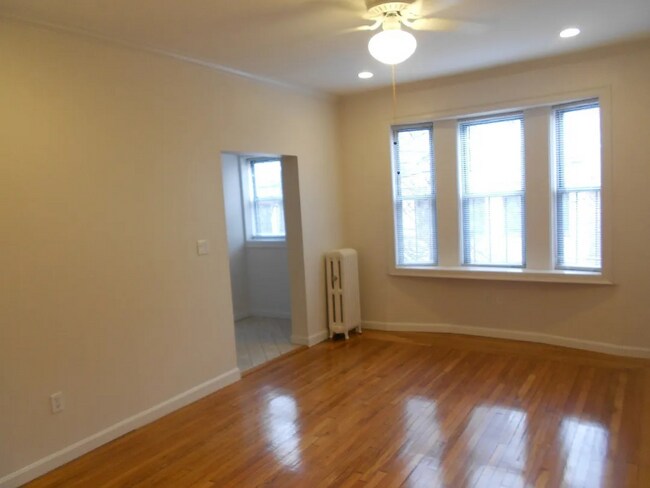 Foto del edificio - 33 Edgerly Rd