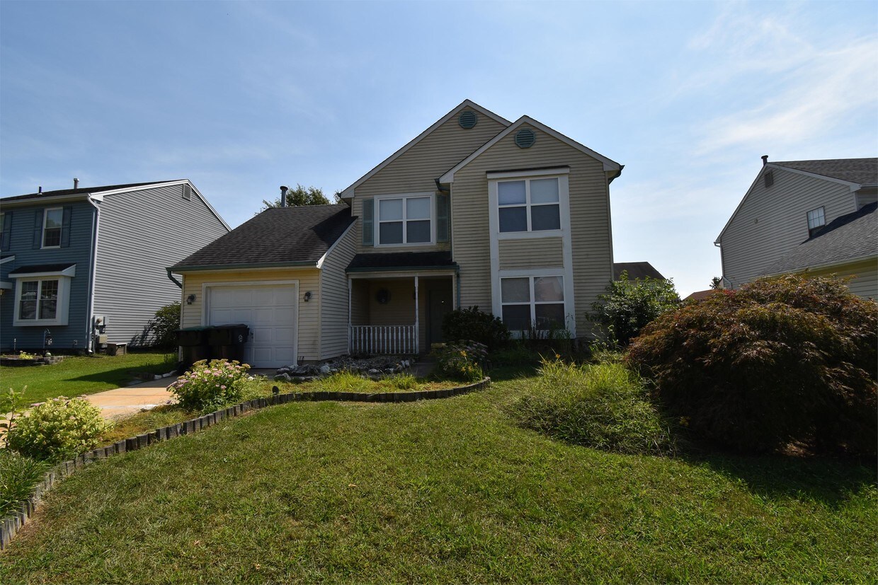 12 Country Hollow Cir, Sicklerville, NJ 08081 House Rental in