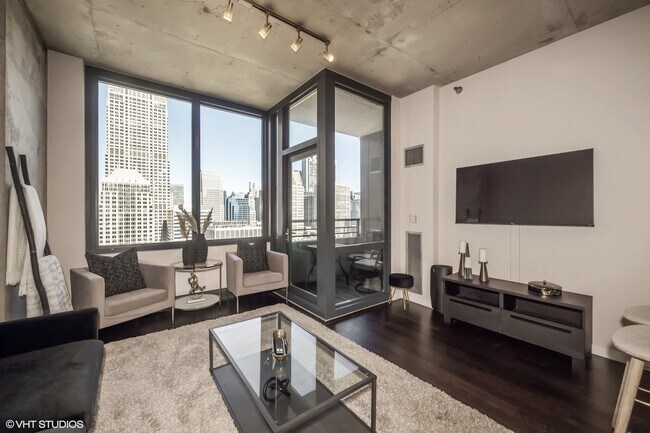 Building Photo - 235 W Van Buren St