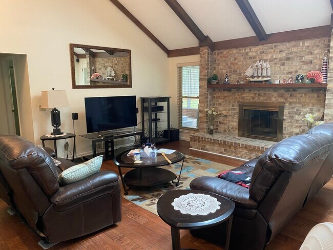 Living Room - 3 State Rd S-7-578