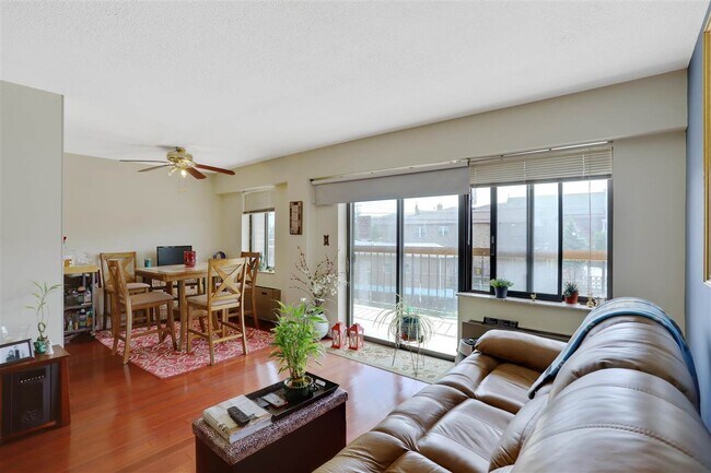 Foto del edificio - 233 12th St
