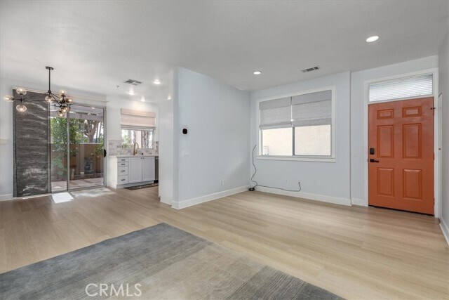 Building Photo - 62 Calle De Los Ninos