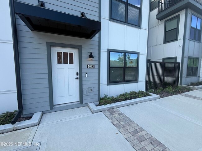 Building Photo - 1063 Farwell St