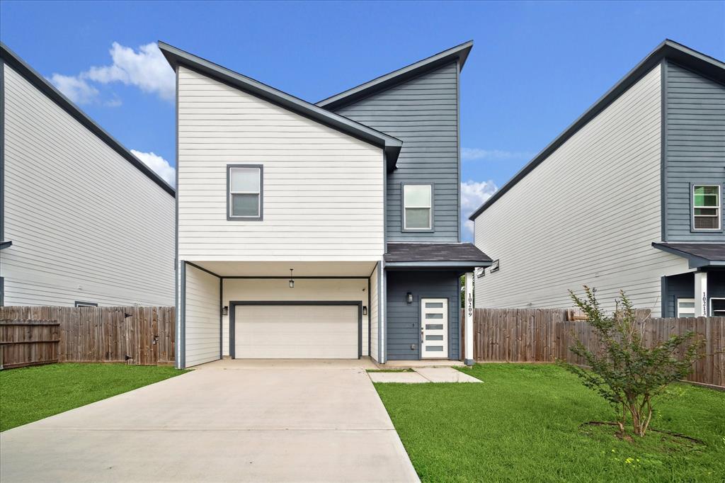Foto principal - 10209 Ashville Dr