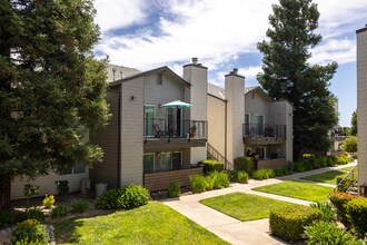 Building Photo - 9237 Elk Grove Florin Rd