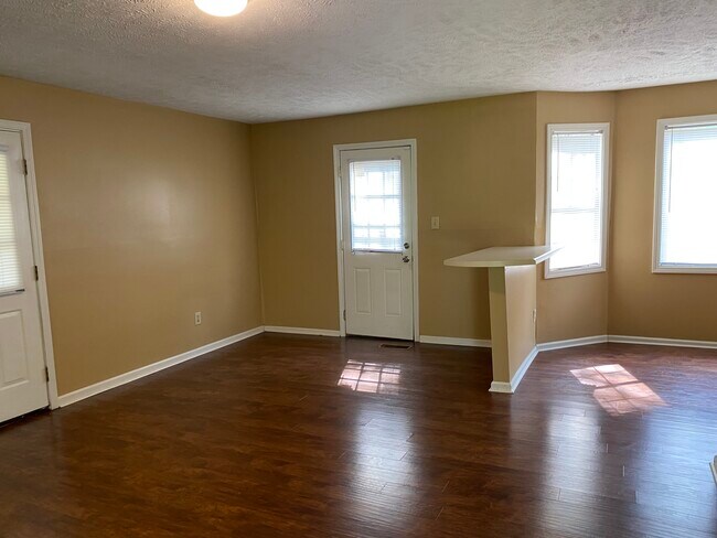 Building Photo - 27 Millsap Dr