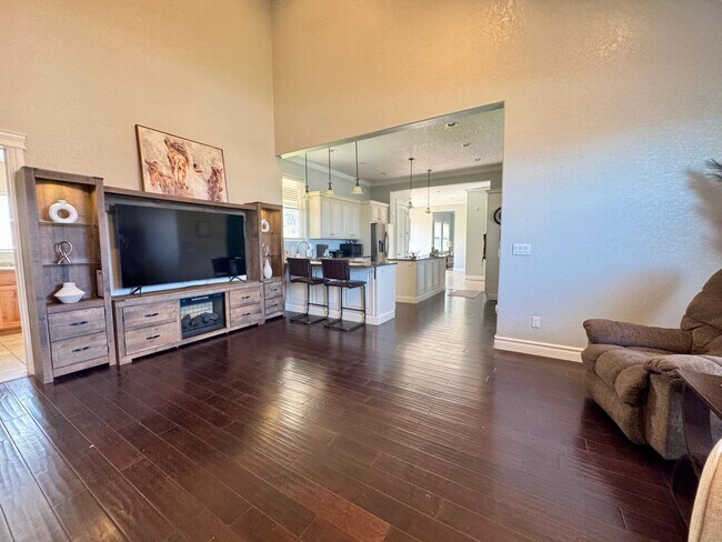 Foto del edificio - 130 Ridge Dr