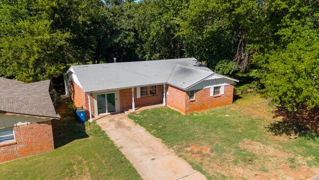 Building Photo - Midwest City Rent to Own!