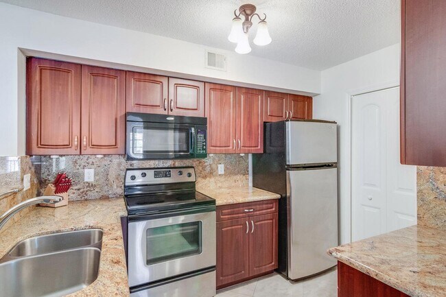 Foto del edificio - 1715 Village Blvd