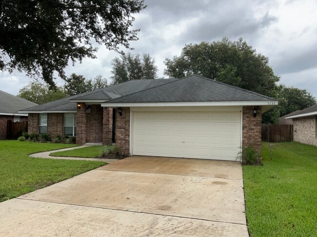Building Photo - 3256 Silverado Cir