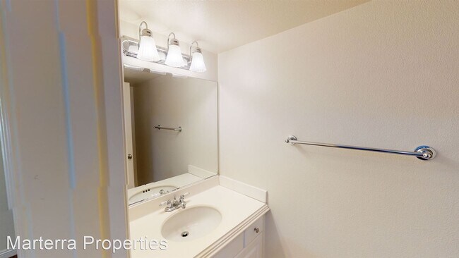 Building Photo - 3 br, 3.5 bath House - 307 Blue Sky Dr