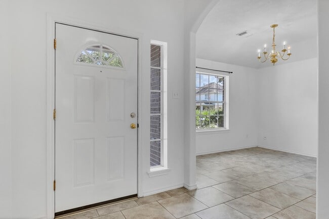 Building Photo - 12210 Woody Hollow Dr