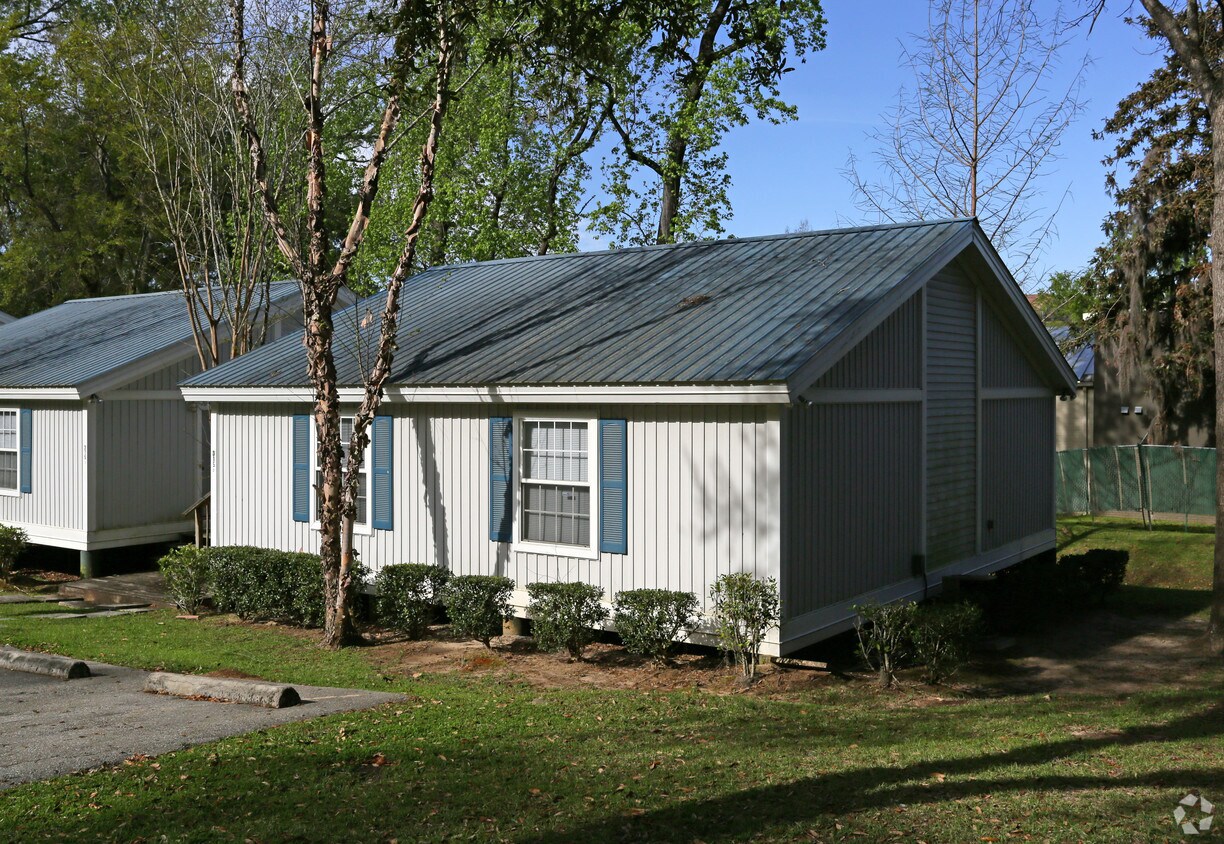 Primary Photo - 315-317 E Jennings St