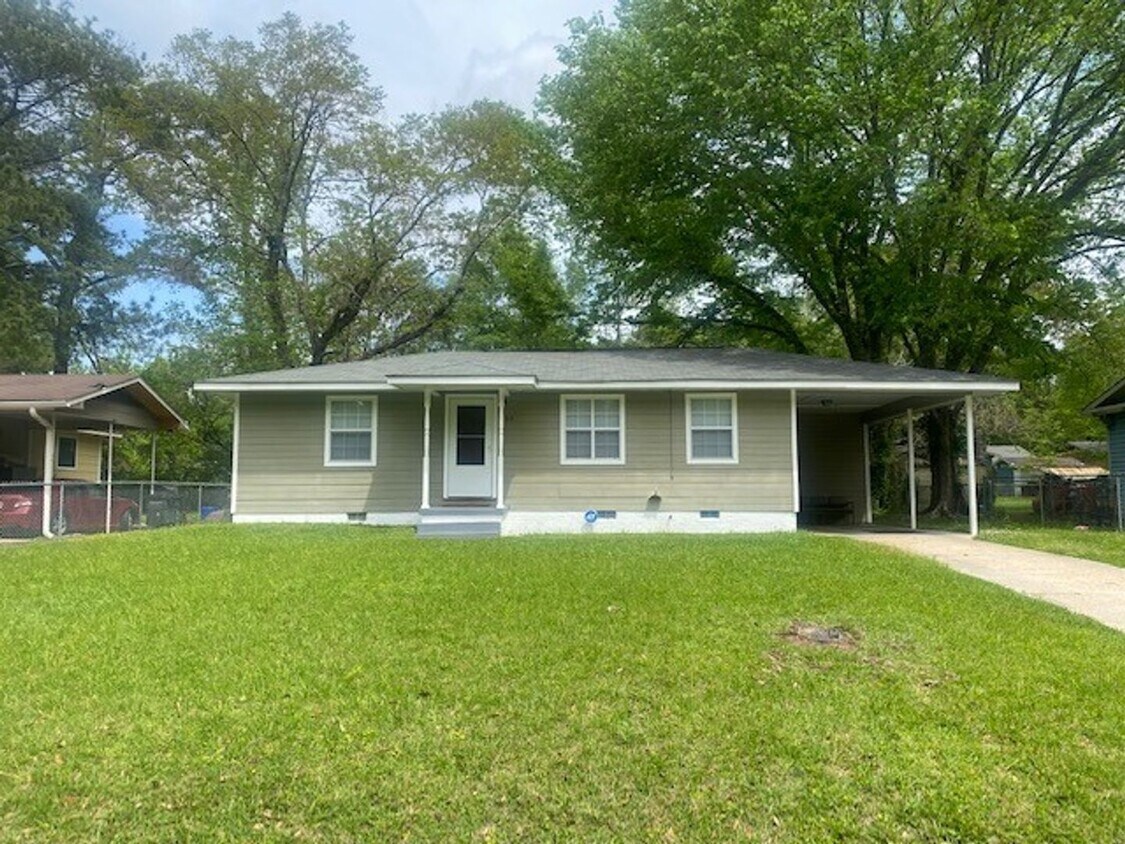 Foto principal - Cute 3 Bedroom Home In South Jackson
