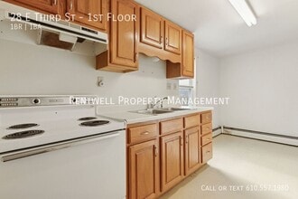 Building Photo - 28 E 3rd St