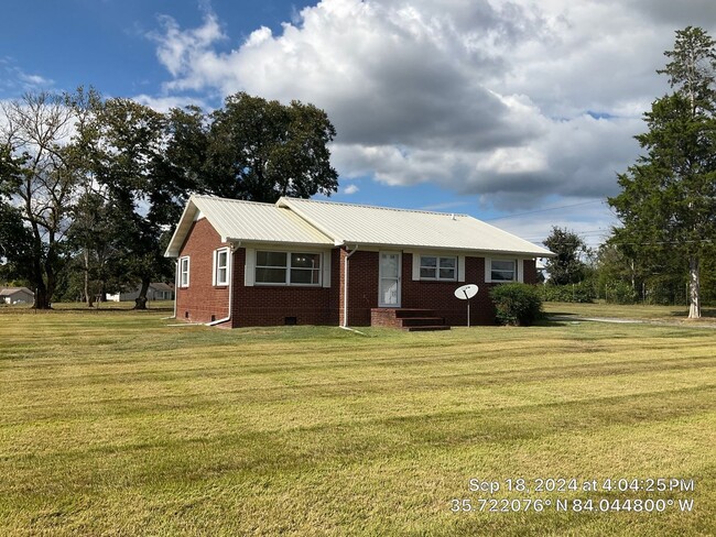 Building Photo - Maryville Charmer