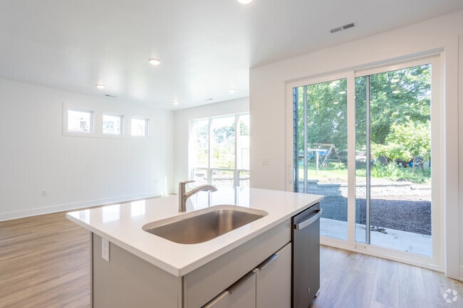 Building Photo - Delaware Townhomes