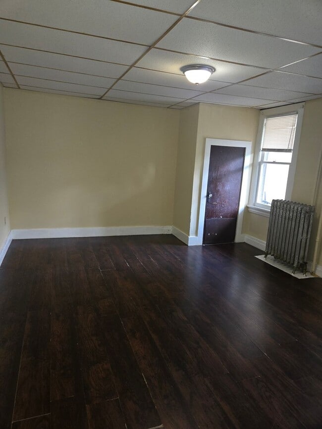 Building Photo - 230 N 10th St