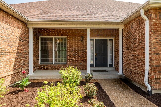 Foto del edificio - 318 Cookshire Ln