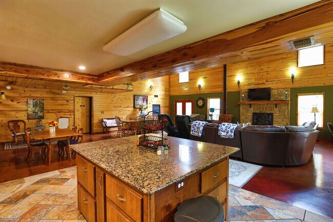 Building Photo - 5 br, 5 bath House - 1083 N 4290 Road