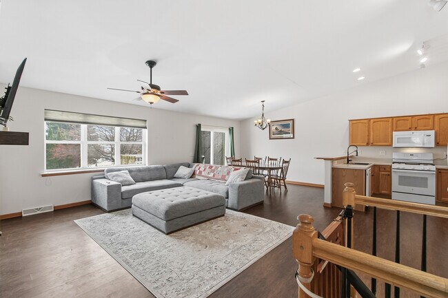 Foto del edificio - 1179 St Albert the Great Ct