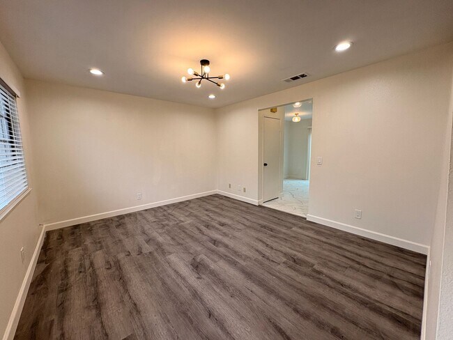 Foto del edificio - 2-bedroom, 2-bathroom home located in the vibrant city of Rialto, CA