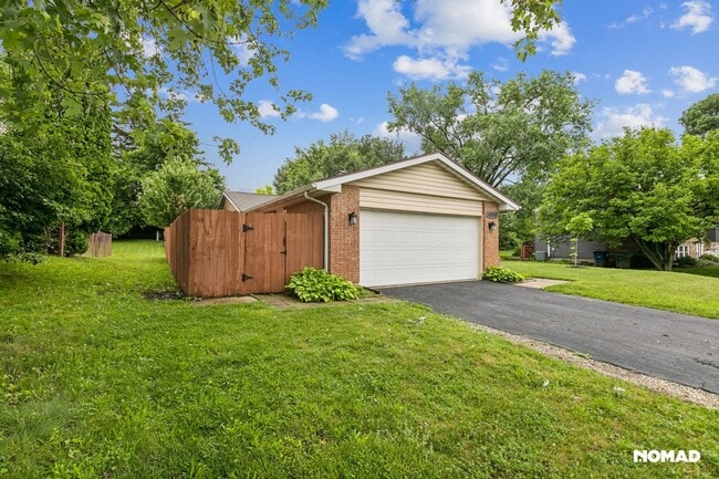 Building Photo - Spacious 4BR House in Dayton Neighborhood ...