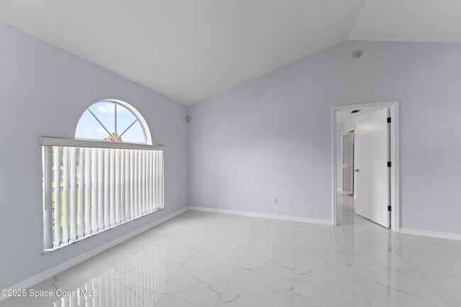Foto del edificio - 1768 Wake Forest Rd NW