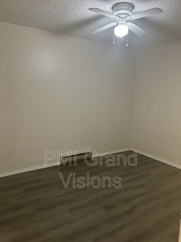Foto del edificio - 24 W Buchanan Ave