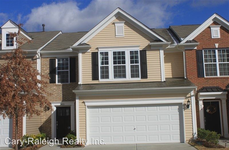 Primary Photo - 405 Dyersville Dr
