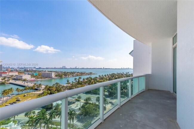 Building Photo - 7900 Harbor Island Dr