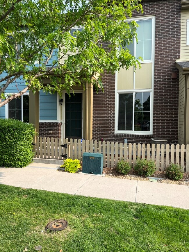 Entry - 8025 E 21st Ave