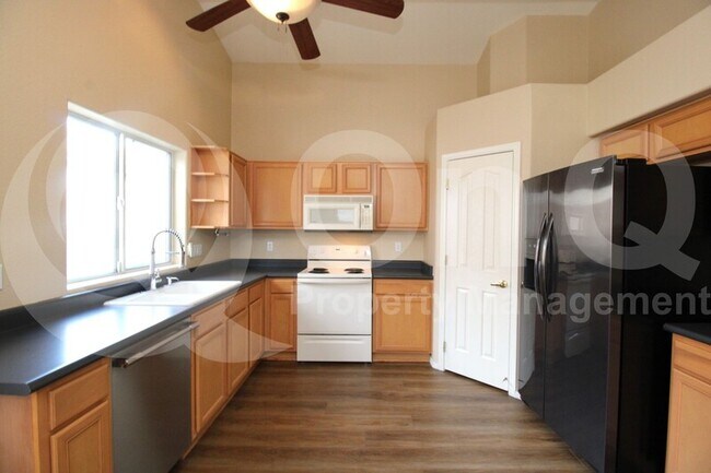 Building Photo - 16036 N 11th Ave