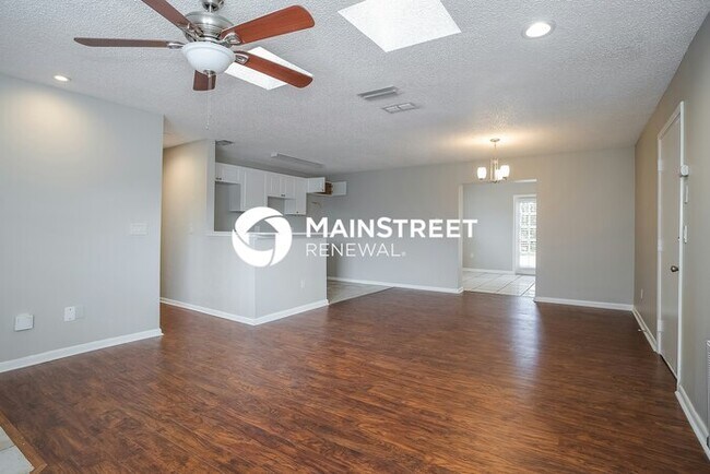 Foto del edificio - 3 Bedroom Pet-Friendly Home in Sanford, FL...