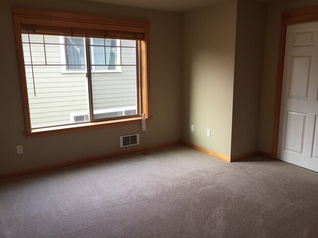 Foto 1 del dormitorio principal - 320 25th Ave S