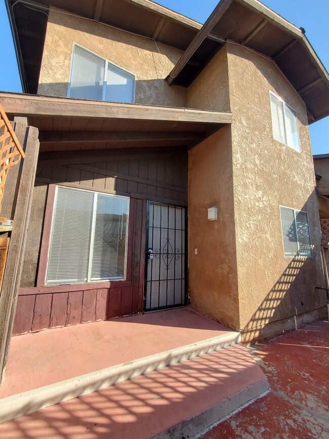 Building Photo - 7921 S Laurelglen Blvd