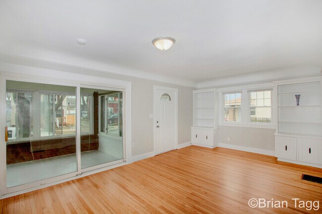 Foto del edificio - 77 Baylis St SW