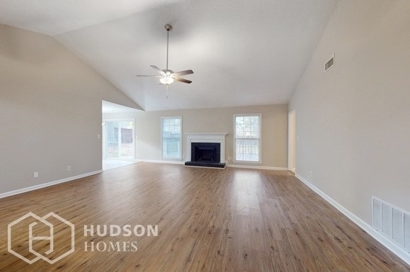 Foto del edificio - SELF TOUR NOW! - 2522 Country Lake Cir, Po...