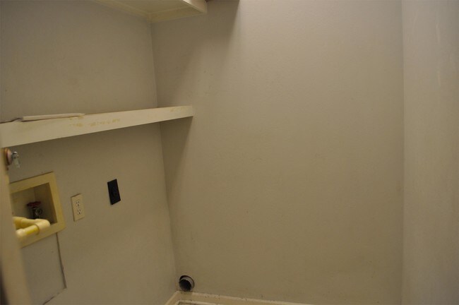 Building Photo - 1601 Melvin Ln