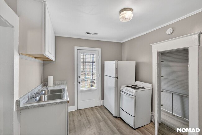 Foto del edificio - 235 E Monmouth St