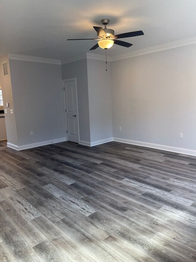 Foto del edificio - Townhouse for Rent in Crescent Ridge