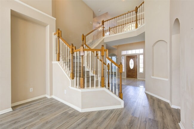 Building Photo - 2011 Hickory Bay Ct