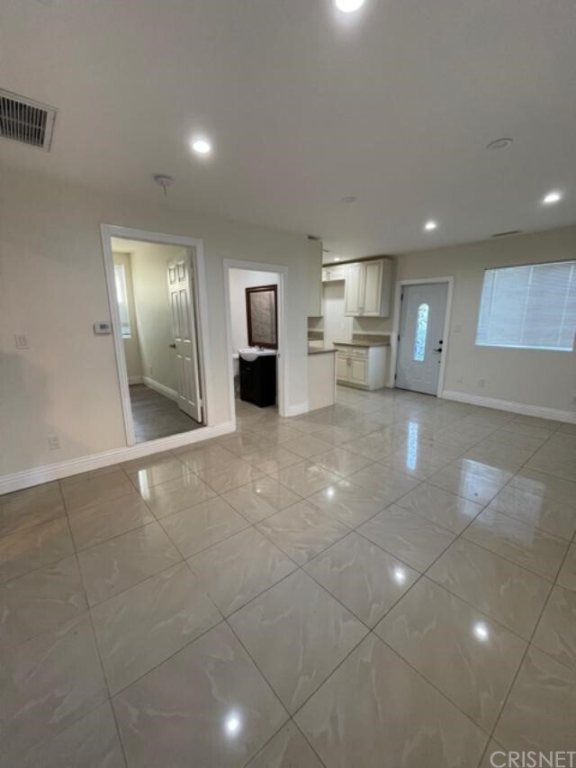 Foto del edificio - 19158 Schoenborn St