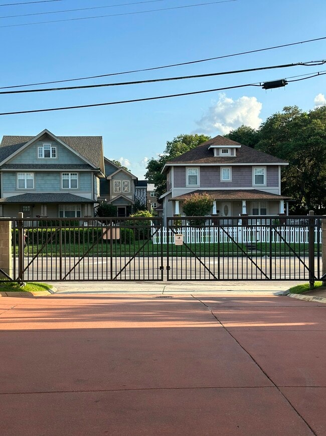 Photo - 2080 E Ocean View Ave Apartment