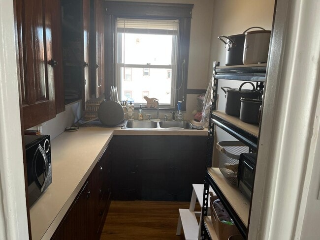 galley kitchen - 226 Suffolk Ave