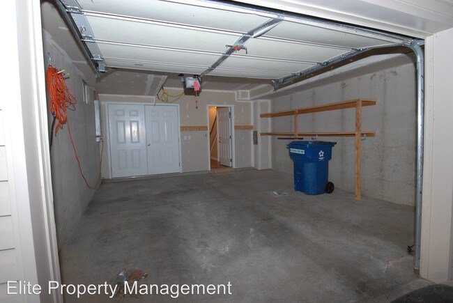 Building Photo - 2 br, 2.5 bath House - 21 Marie Drive #1
