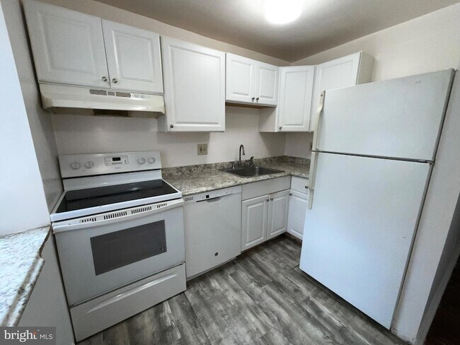 Foto del edificio - 3321 Liberty Heights Ave