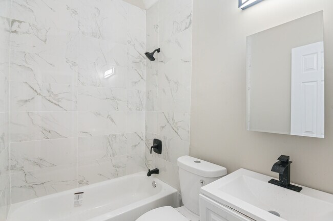 Foto del edificio - 712 North Ave NW